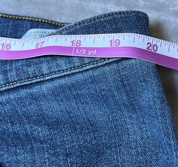 Wrangler Jeans Mens Size 40x32 Blue Relaxed Boot Cut Premium Quality Denim - Picture 8 of 13